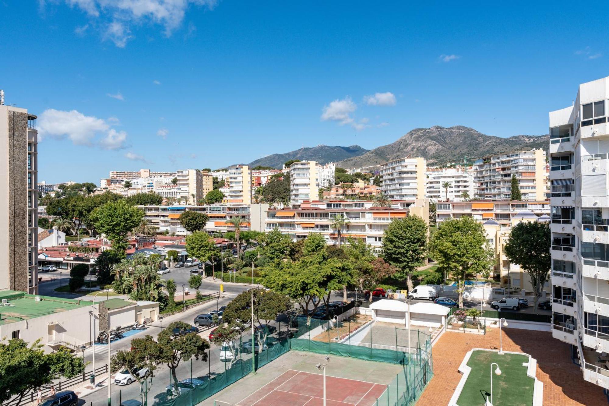 Tropico Carihuela View & Parking Apartment ตอร์เรโมลิโนส ภายนอก รูปภาพ