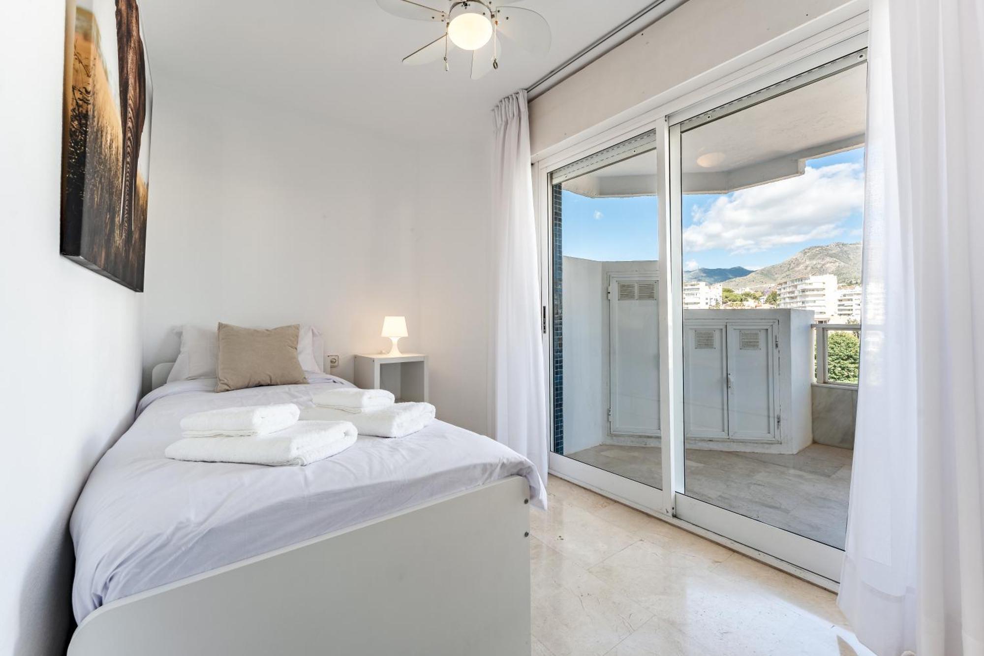 Tropico Carihuela View & Parking Apartment ตอร์เรโมลิโนส ภายนอก รูปภาพ
