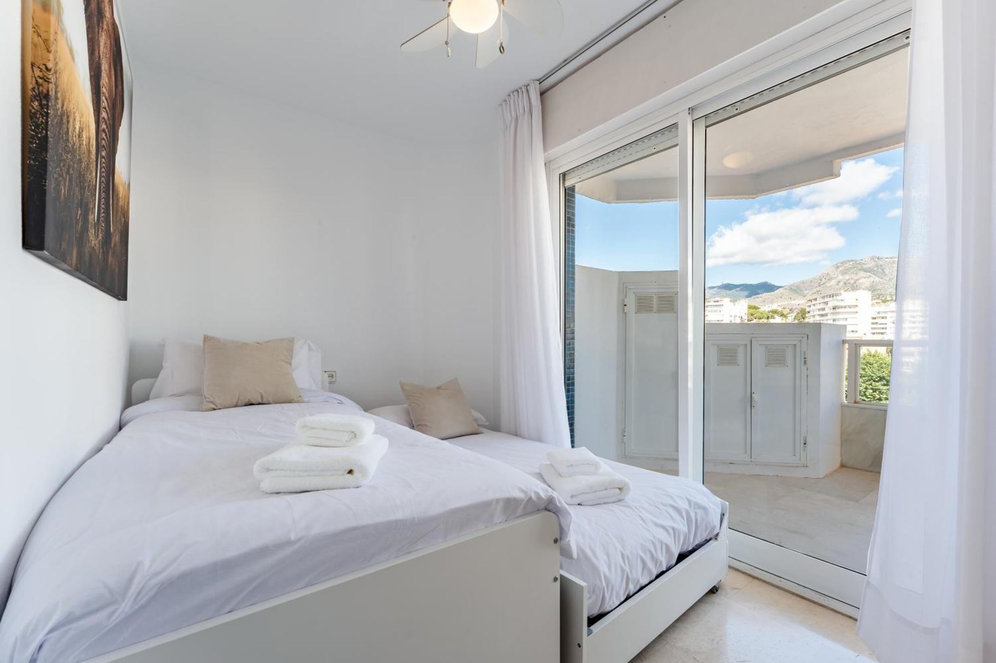 Tropico Carihuela View & Parking Apartment ตอร์เรโมลิโนส ภายนอก รูปภาพ