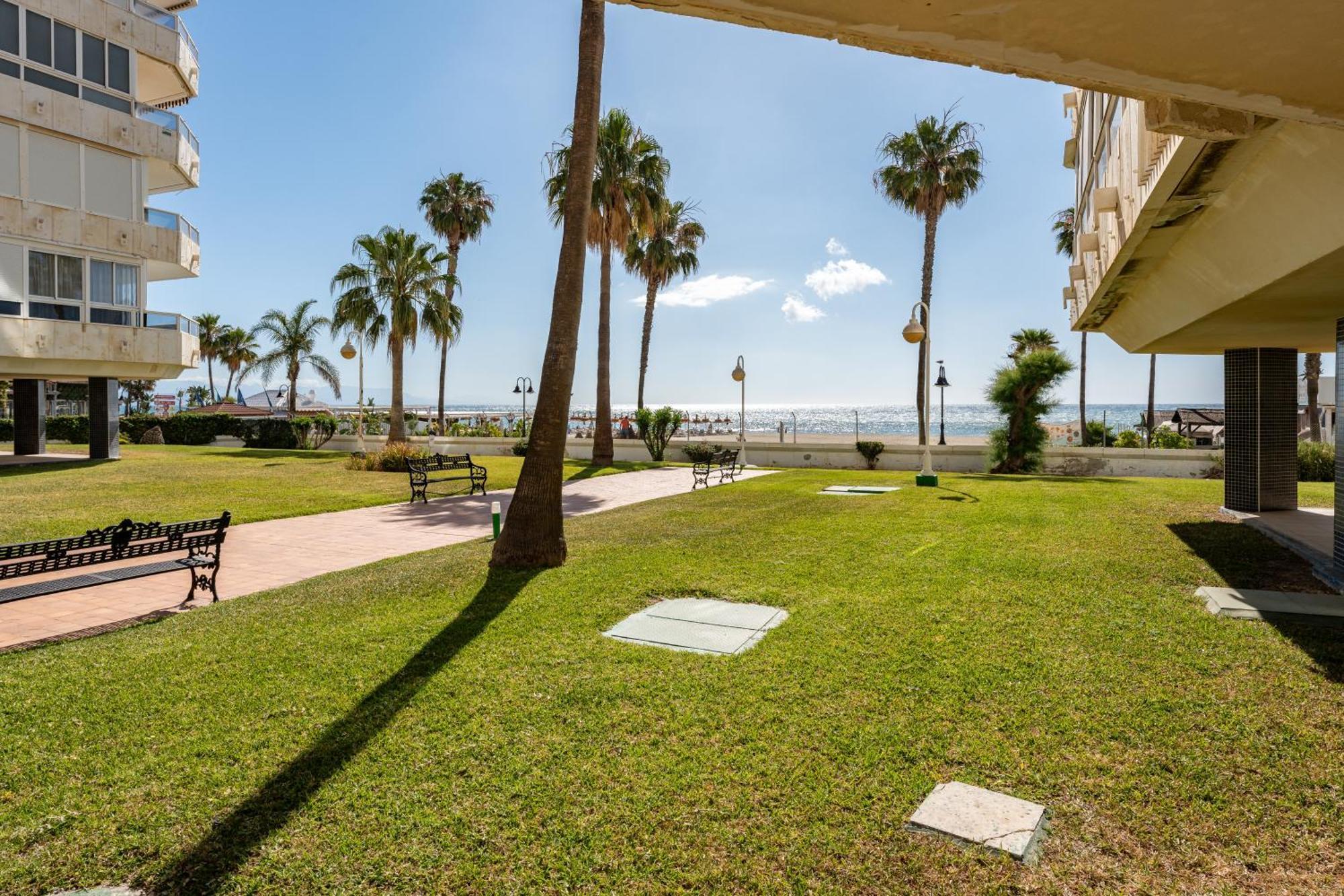 Tropico Carihuela View & Parking Apartment ตอร์เรโมลิโนส ภายนอก รูปภาพ